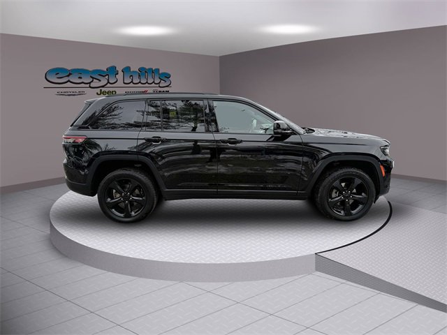 Certified 2022 Jeep Grand Cherokee Altitude image 2