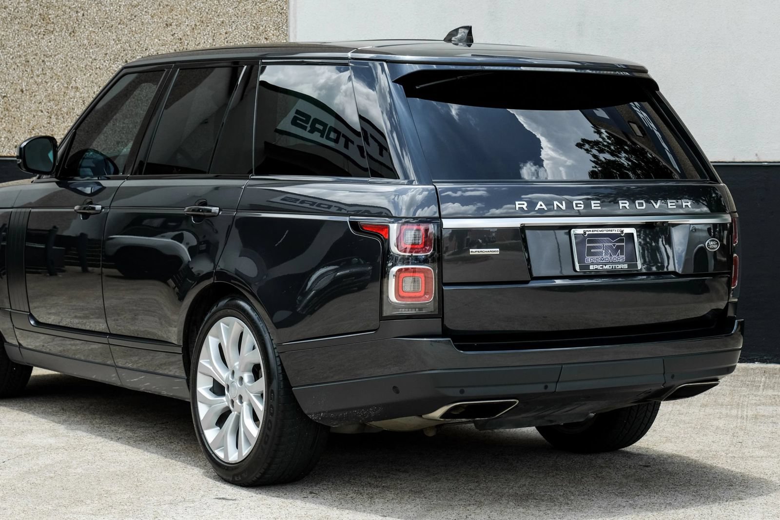 Used 2019 Land Rover Range Rover Supercharged AWD/4WD image 14