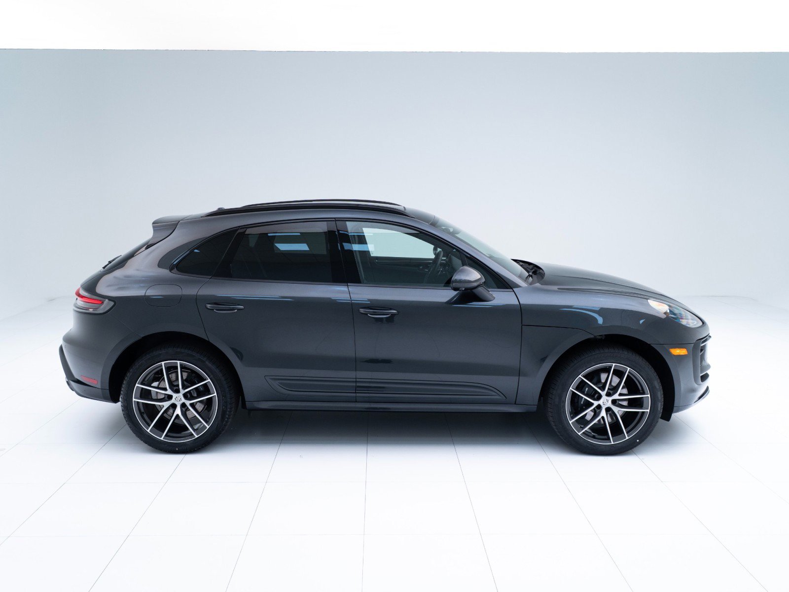 New 2026 Porsche Macan image 8