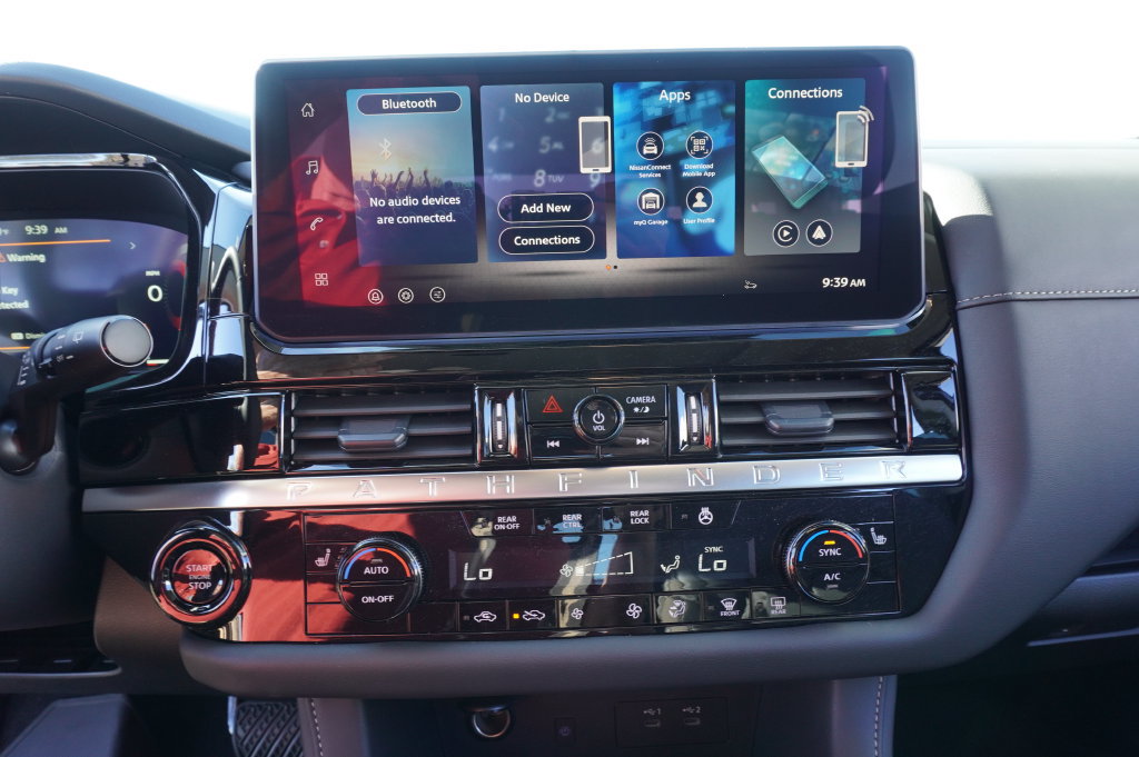 New 2026 Nissan Pathfinder SL w/ SL Premium Package AWD/4WD image 21
