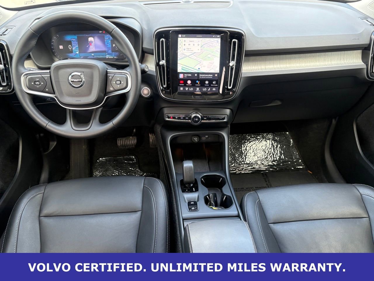 Certified 2025 Volvo XC40 B5 Core image 14