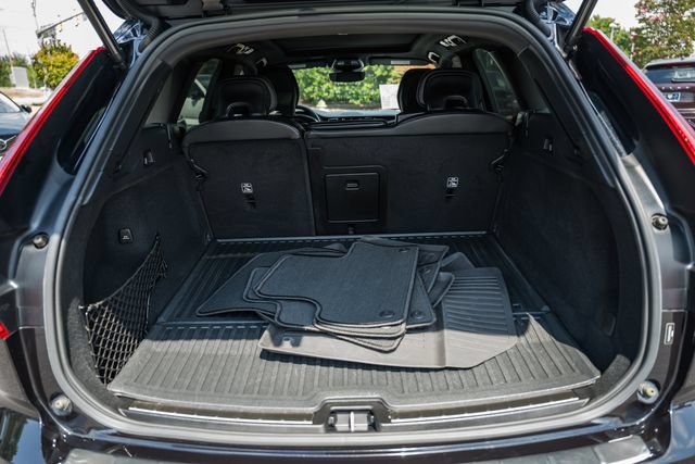 Certified 2024 Volvo XC60 T8 Ultimate w/ Protection Package Premier AWD/4WD image 10