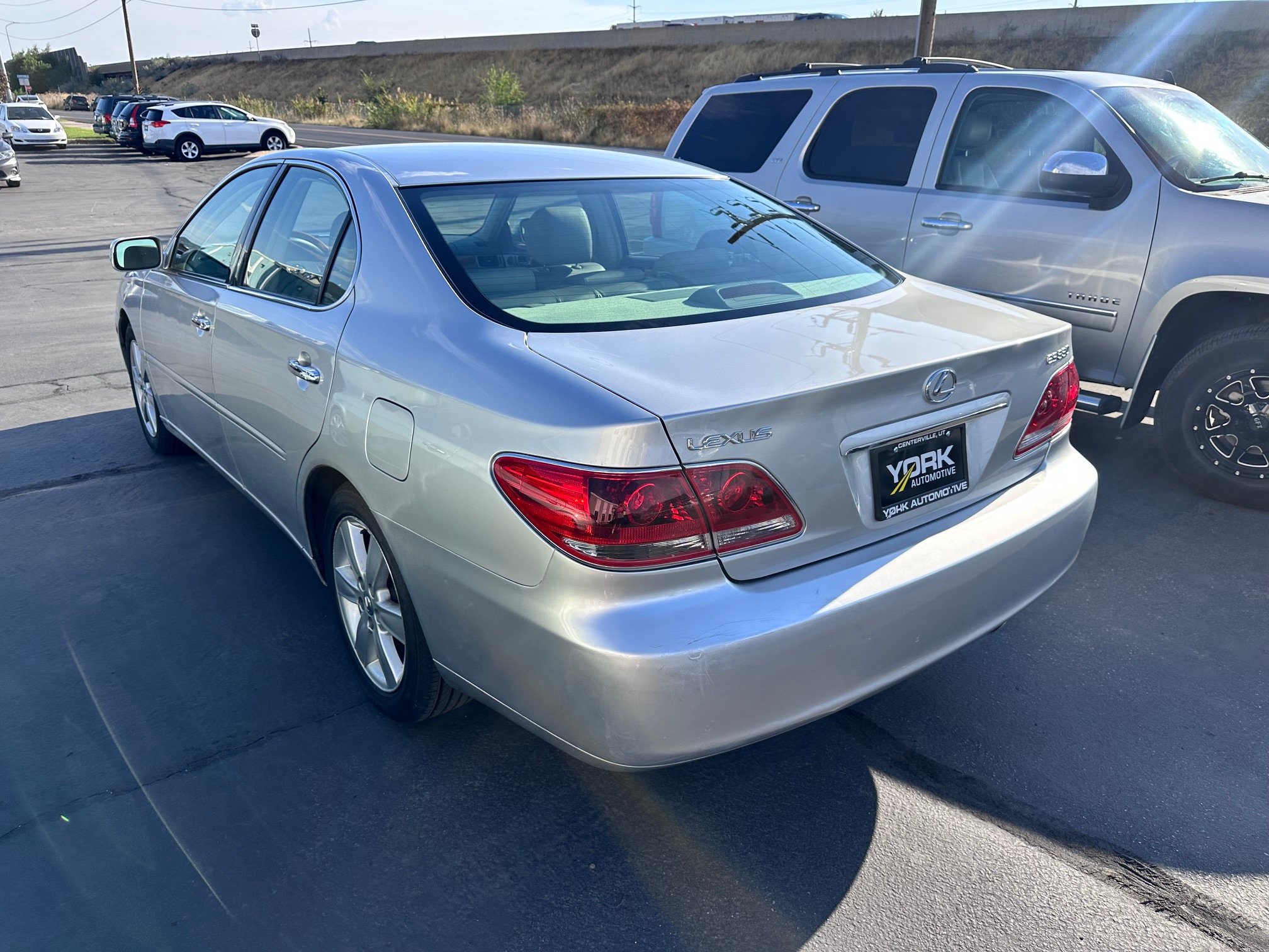 Used 2005 Lexus ES 330 w/ Preferred Accessory Pkg FWD image 4