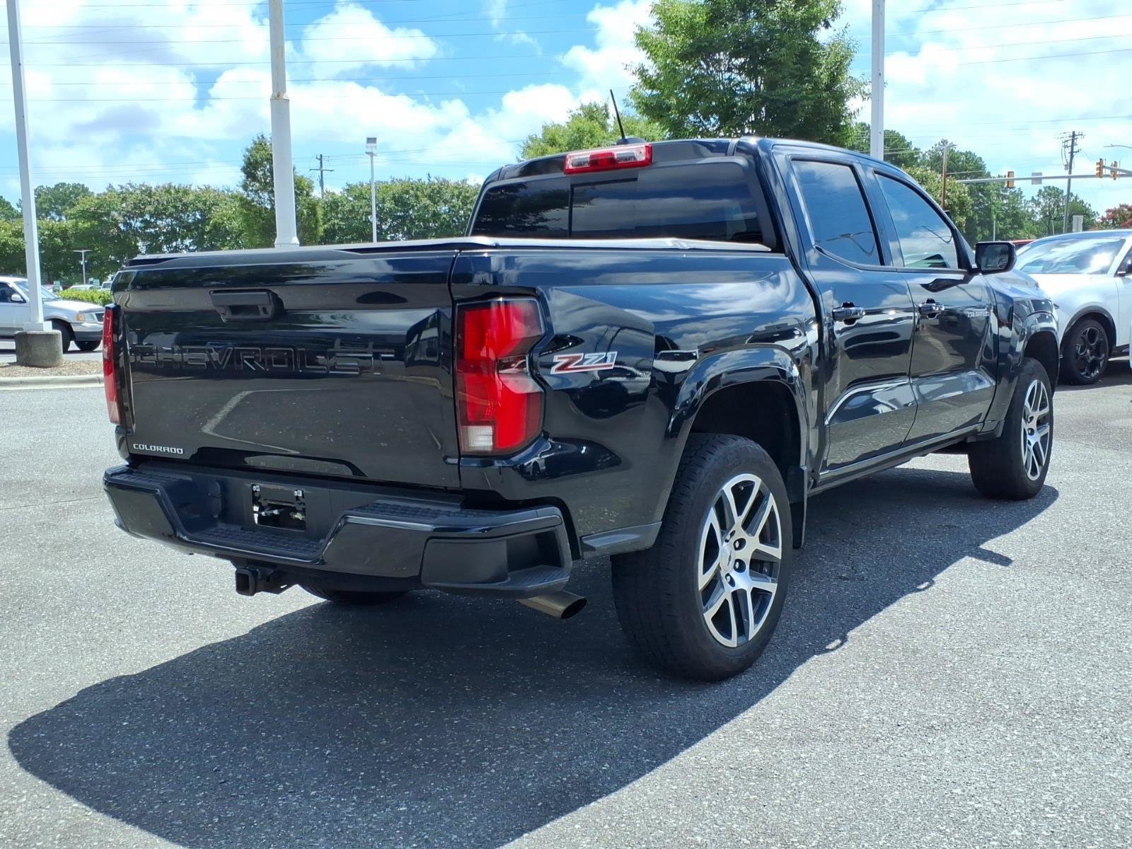Used 2023 Chevrolet Colorado Z71 w/ Z71 Convenience Package 2 AWD/4WD image 2