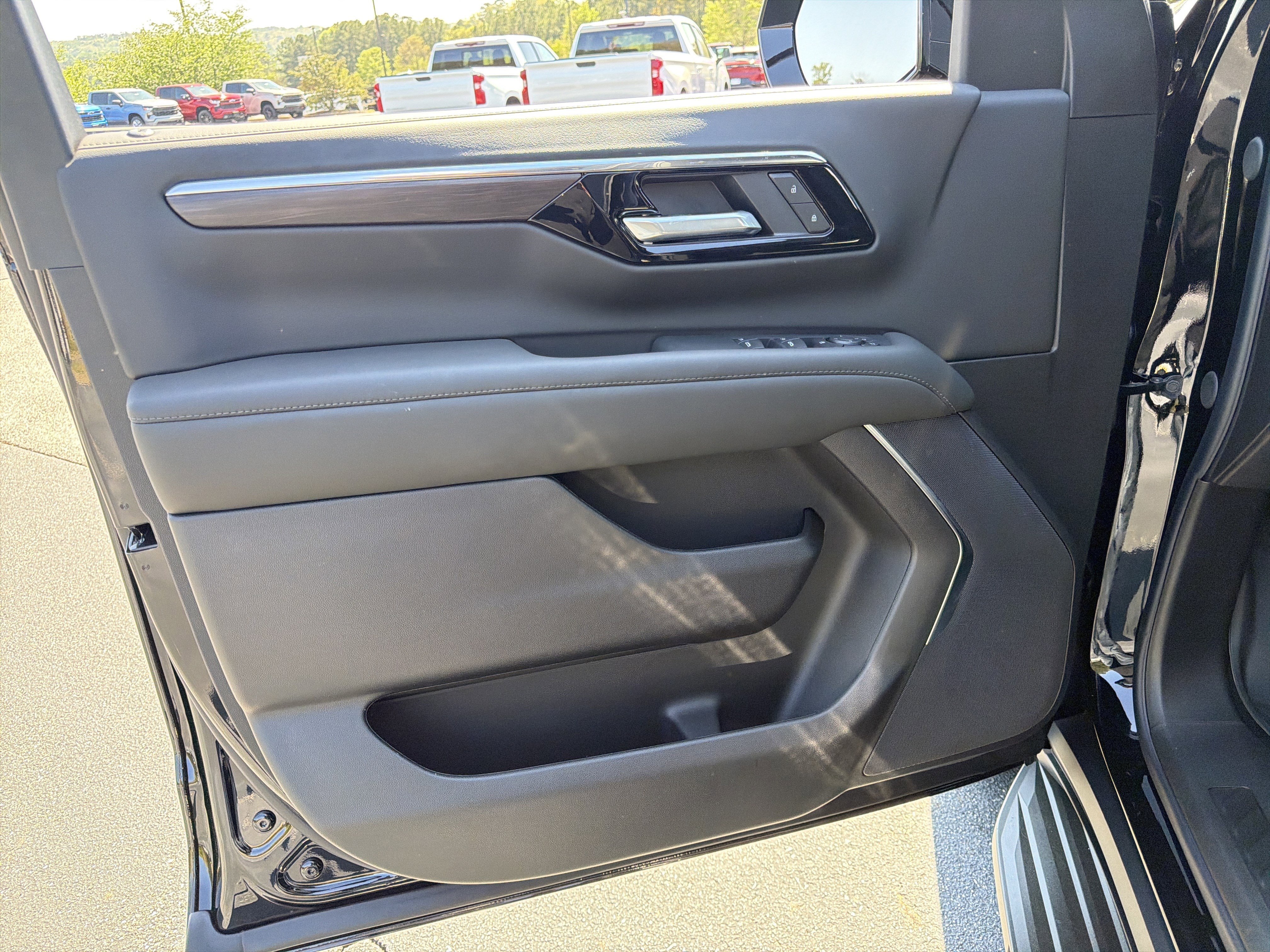 New 2026 Chevrolet Suburban LS w/ LPO, Dark Essentials Package RWD image 10