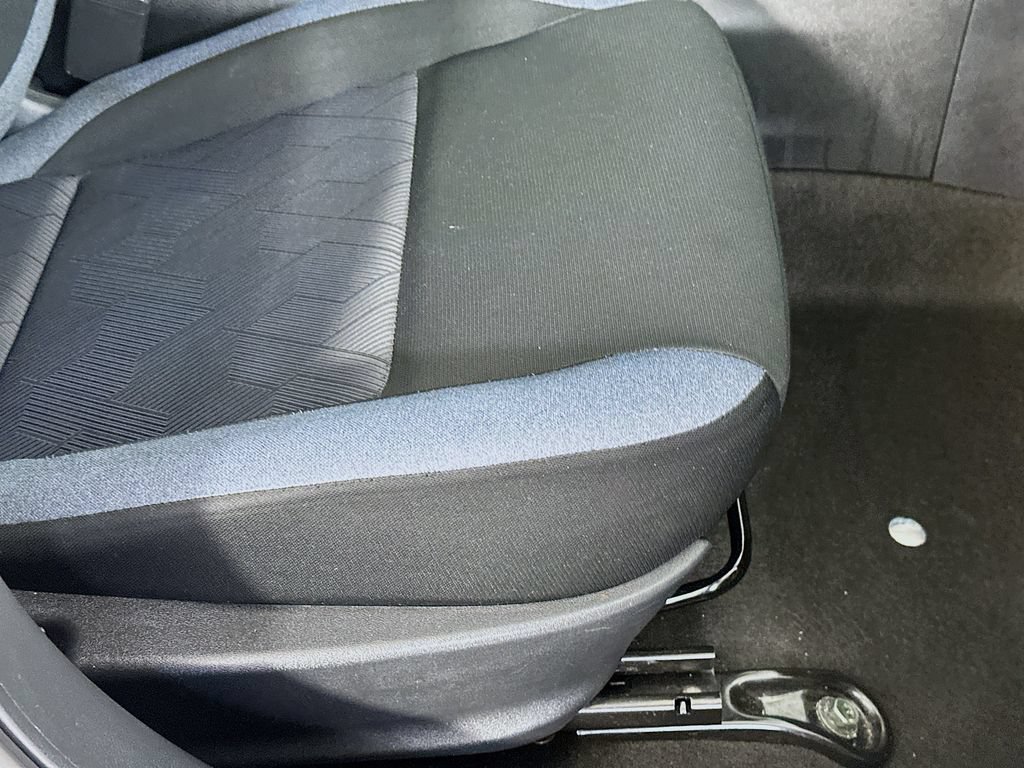 Used 2023 Nissan Versa SV FWD image 23