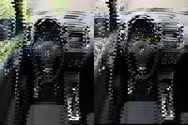 Used 2013 Volkswagen Tiguan S image 17