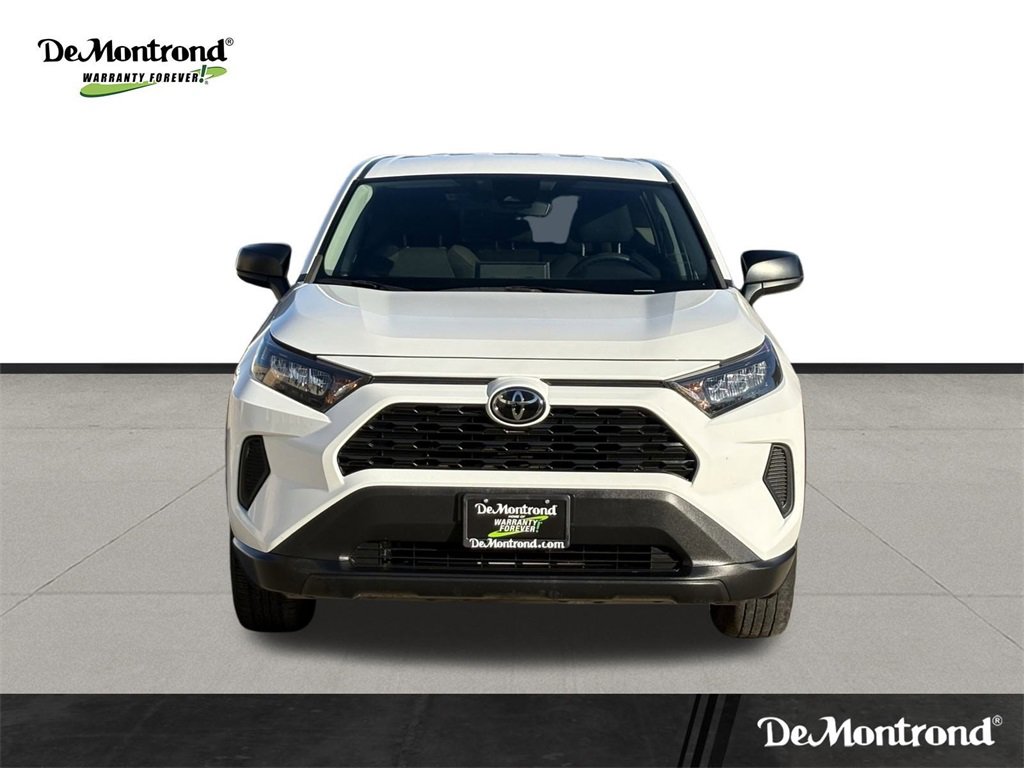 Used 2022 Toyota RAV4 LE image 2