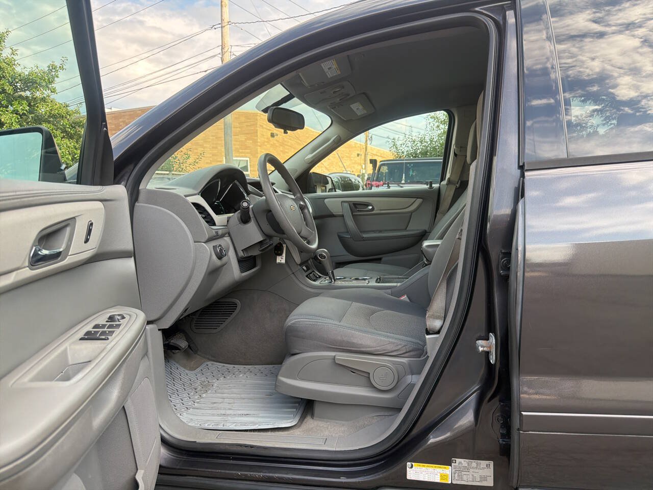 Used 2016 Chevrolet Traverse LS FWD image 19