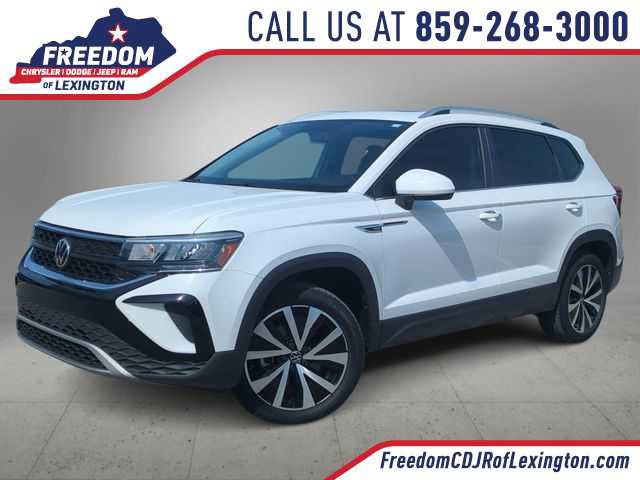 Used 2022 Volkswagen Taos SE image 1
