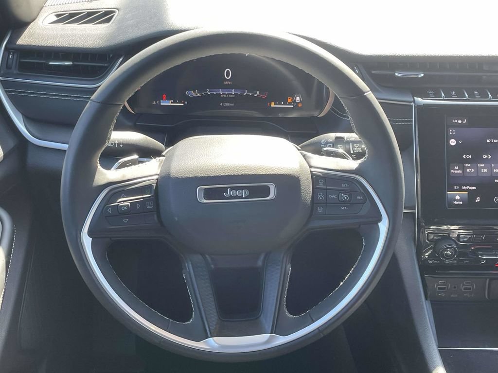Used 2023 Jeep Grand Cherokee Altitude AWD/4WD image 20