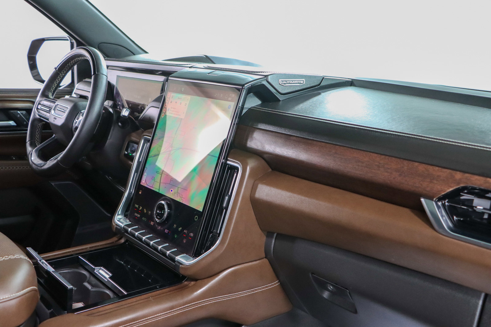 Used 2025 GMC Yukon Denali Ultimate AWD/4WD image 33