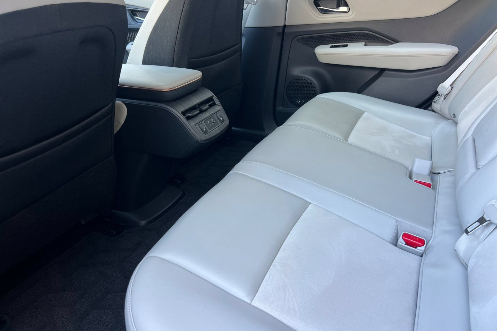 Certified 2023 Nissan Ariya FWD image 13