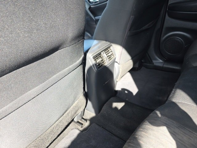 Used 2019 Nissan Rogue SV image 37