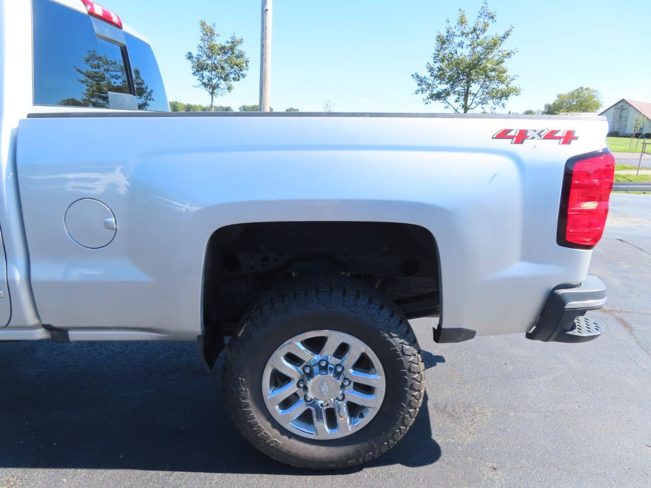 Used 2019 Chevrolet Silverado 2500 LTZ w/ Duramax Plus Package AWD/4WD image 15