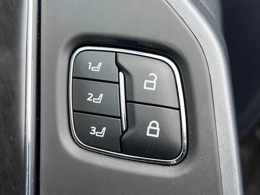 Used 2021 Ford F150 Lariat w/ Equipment Group 502A High AWD/4WD image 19