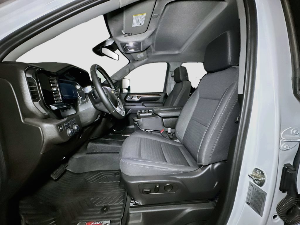 Used 2025 Chevrolet Silverado 3500 LT w/ Convenience Package AWD/4WD image 17