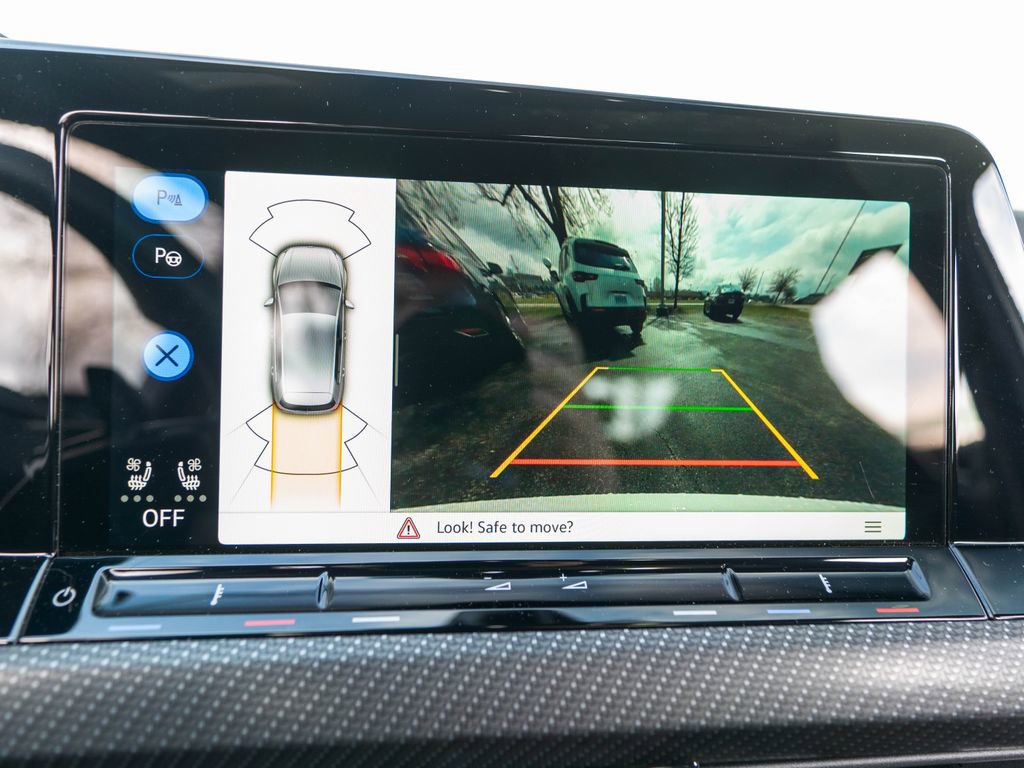 Used 2022 Volkswagen Golf R image 37