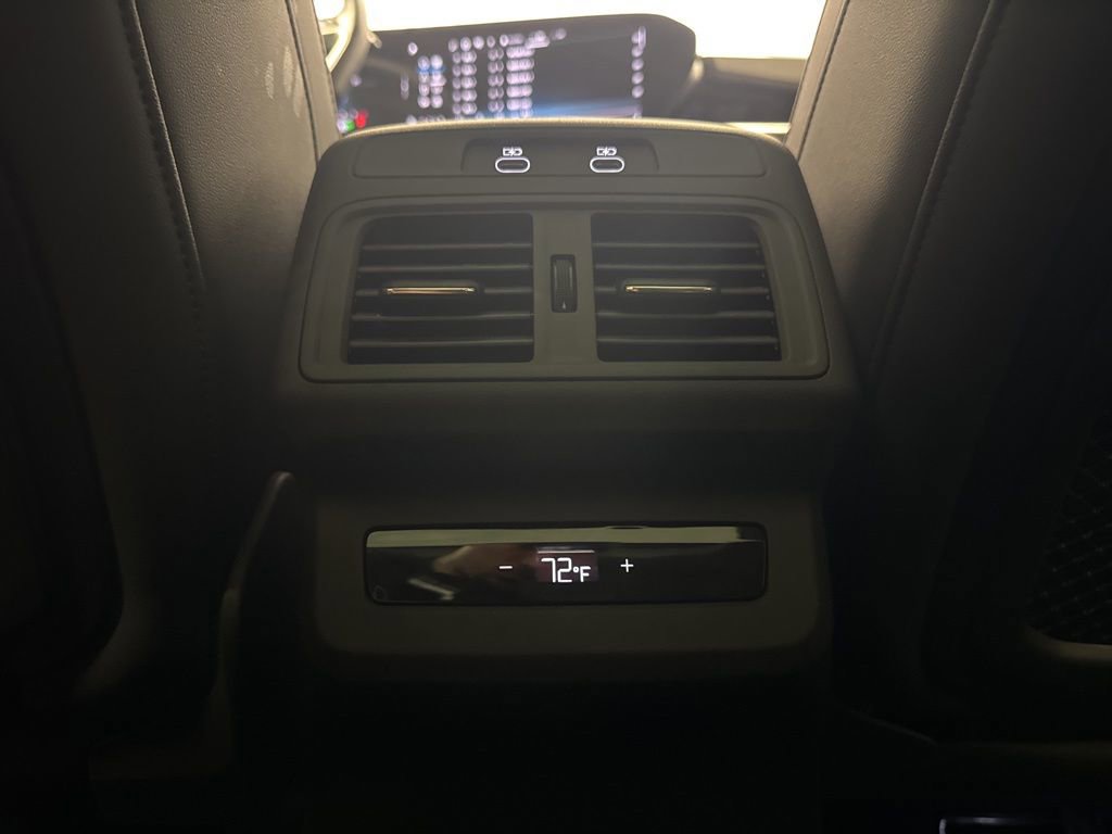Used 2025 Audi Q5 Premium w/ Convenience Package image 27