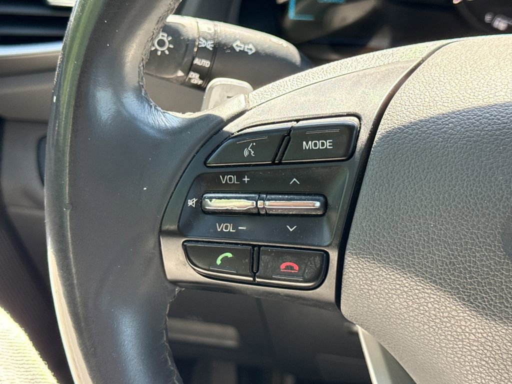 Used 2018 Hyundai Ioniq Plug-In Hybrid FWD image 28