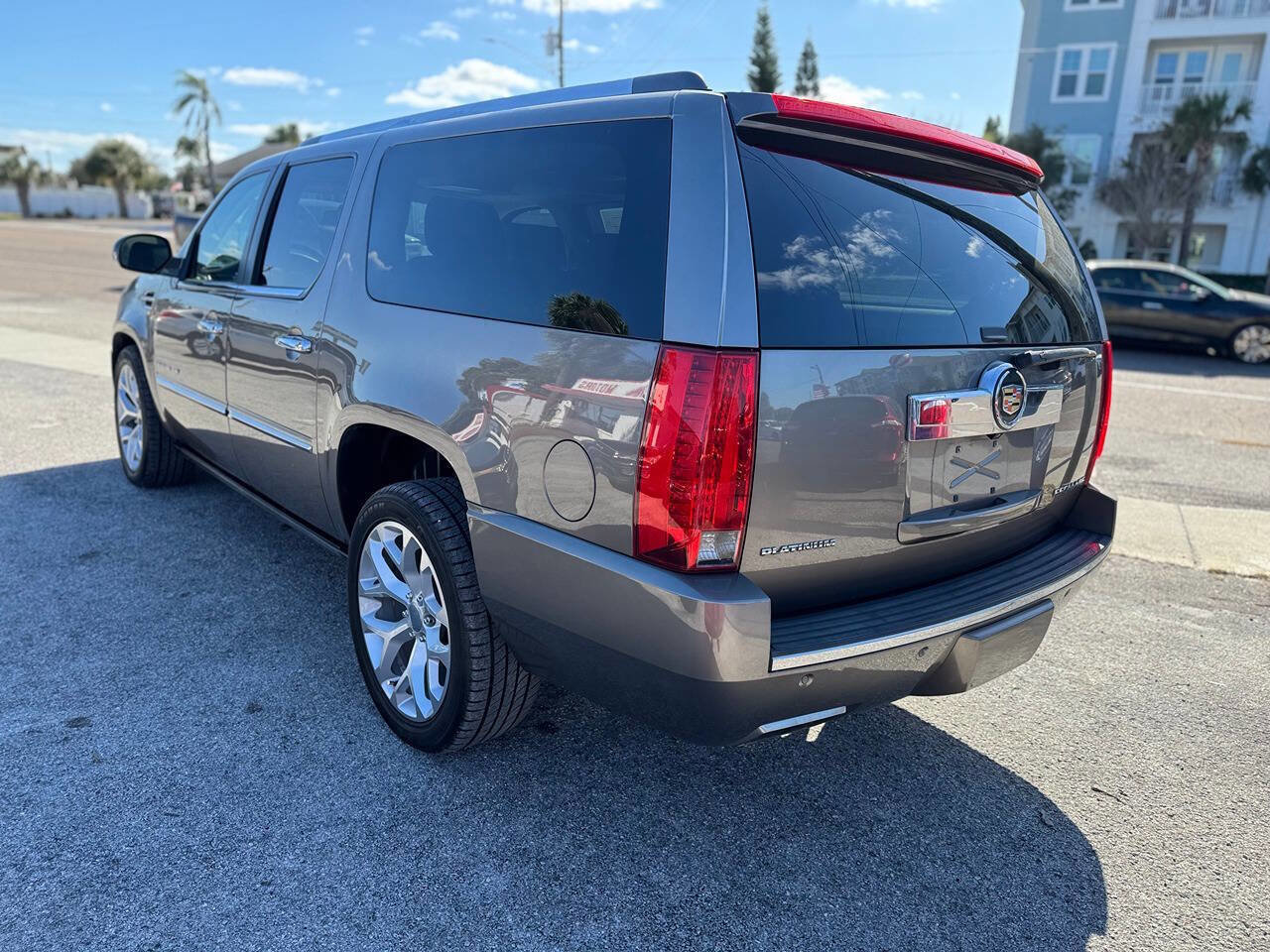 Used 2014 Cadillac Escalade ESV Platinum image 6