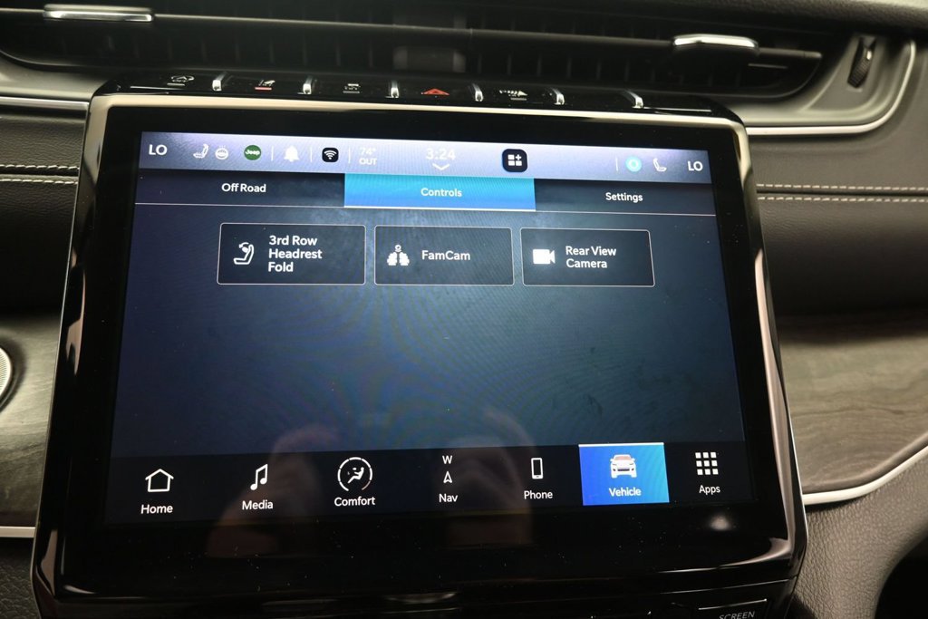 Used 2023 Jeep Grand Cherokee L Limited AWD/4WD image 31
