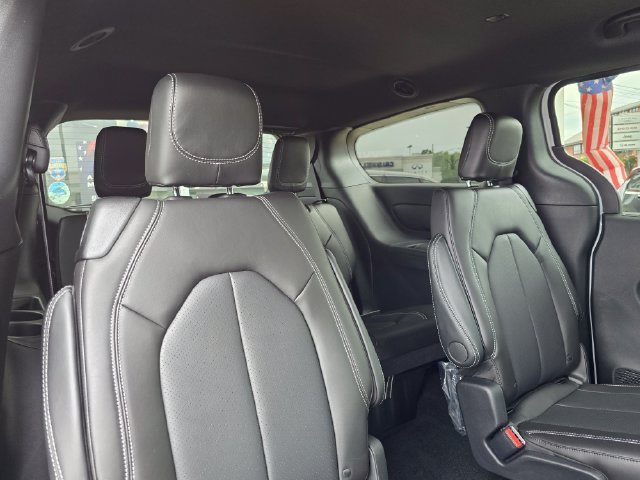 New 2027 Chrysler Pacifica LX FWD image 41