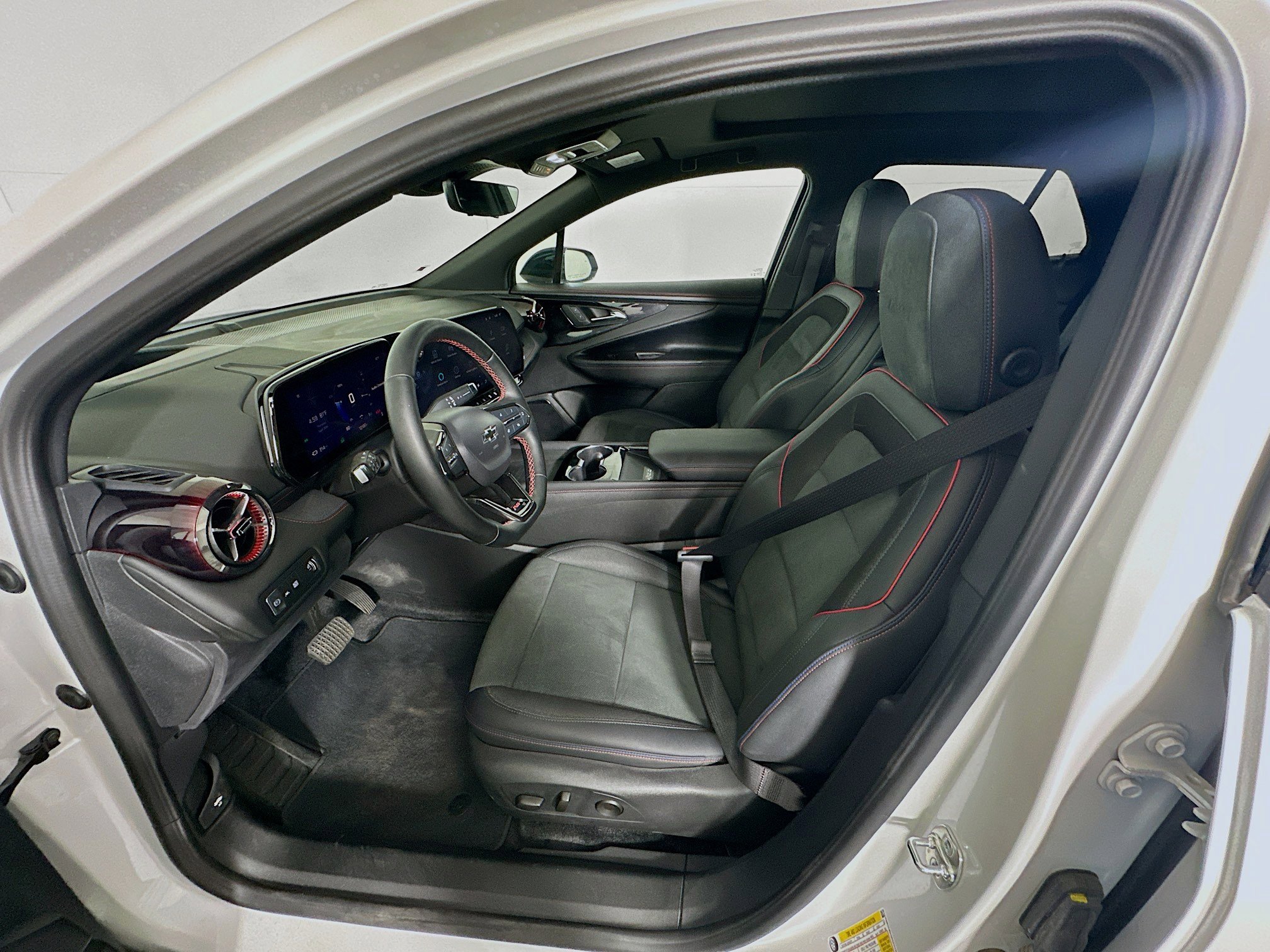 Used 2024 Chevrolet Blazer EV RS RWD image 13