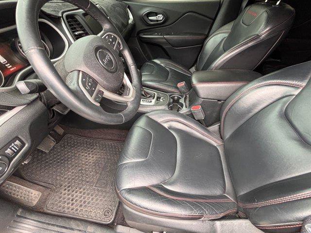 Used 2016 Jeep Cherokee Trailhawk w/ Leather Interior Group AWD/4WD image 8