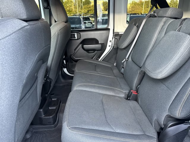 Used 2024 Jeep Wrangler Unlimited image 6