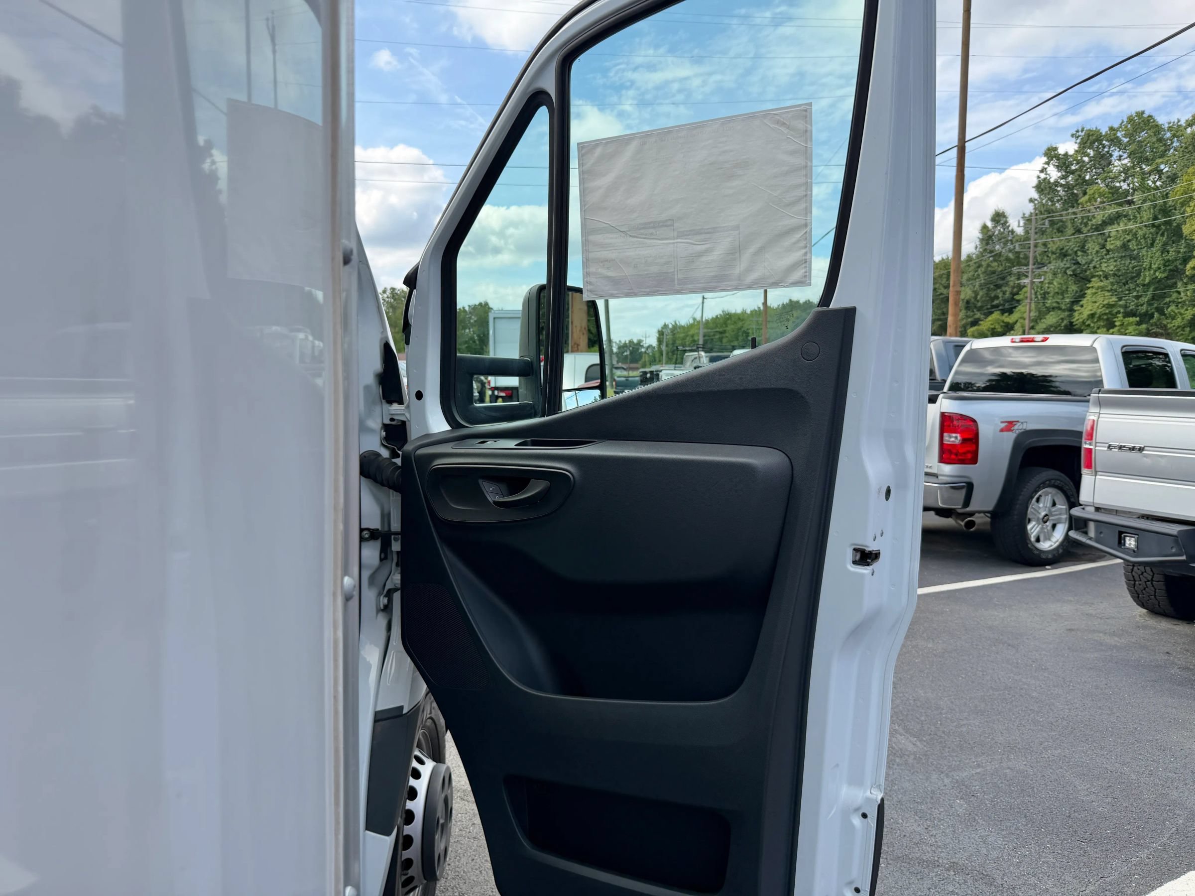 Used 2024 Mercedes-Benz Sprinter 3500 image 20