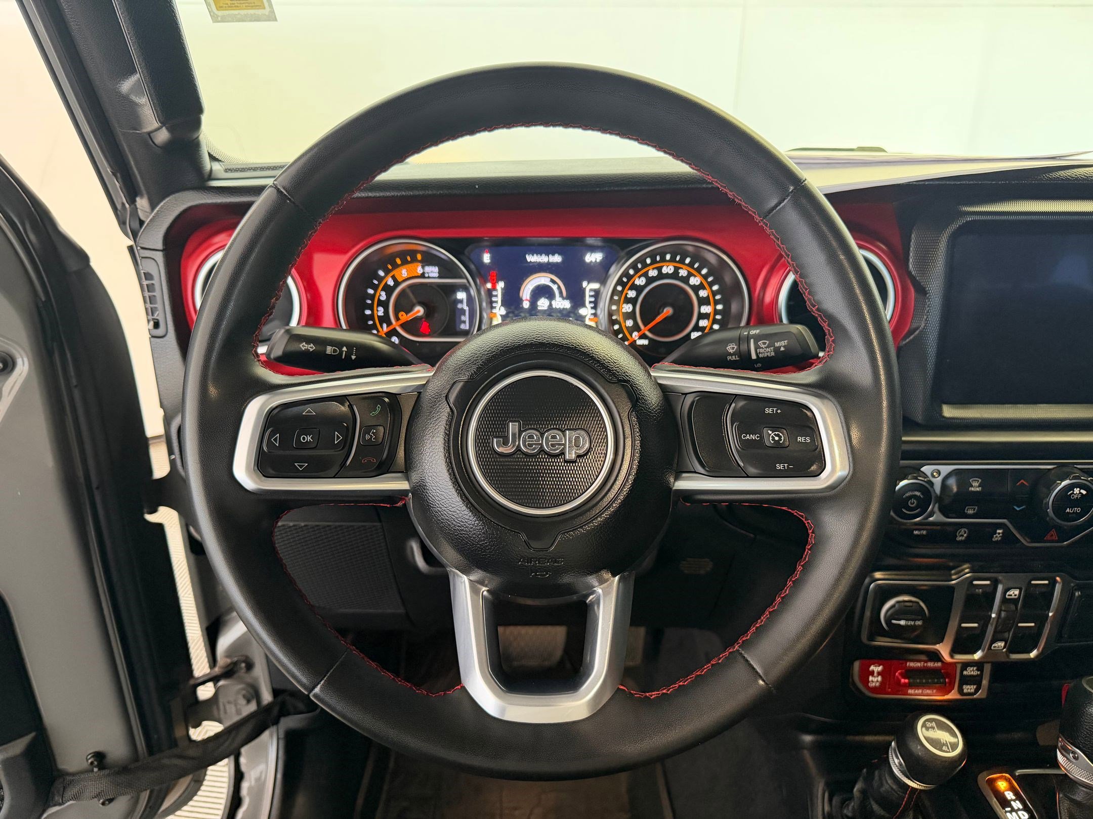Used 2023 Jeep Gladiator Rubicon w/ Trailer Tow Package AWD/4WD image 4