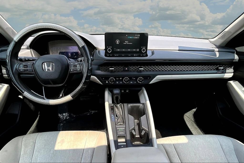 Used 2023 Honda Accord EX image 9