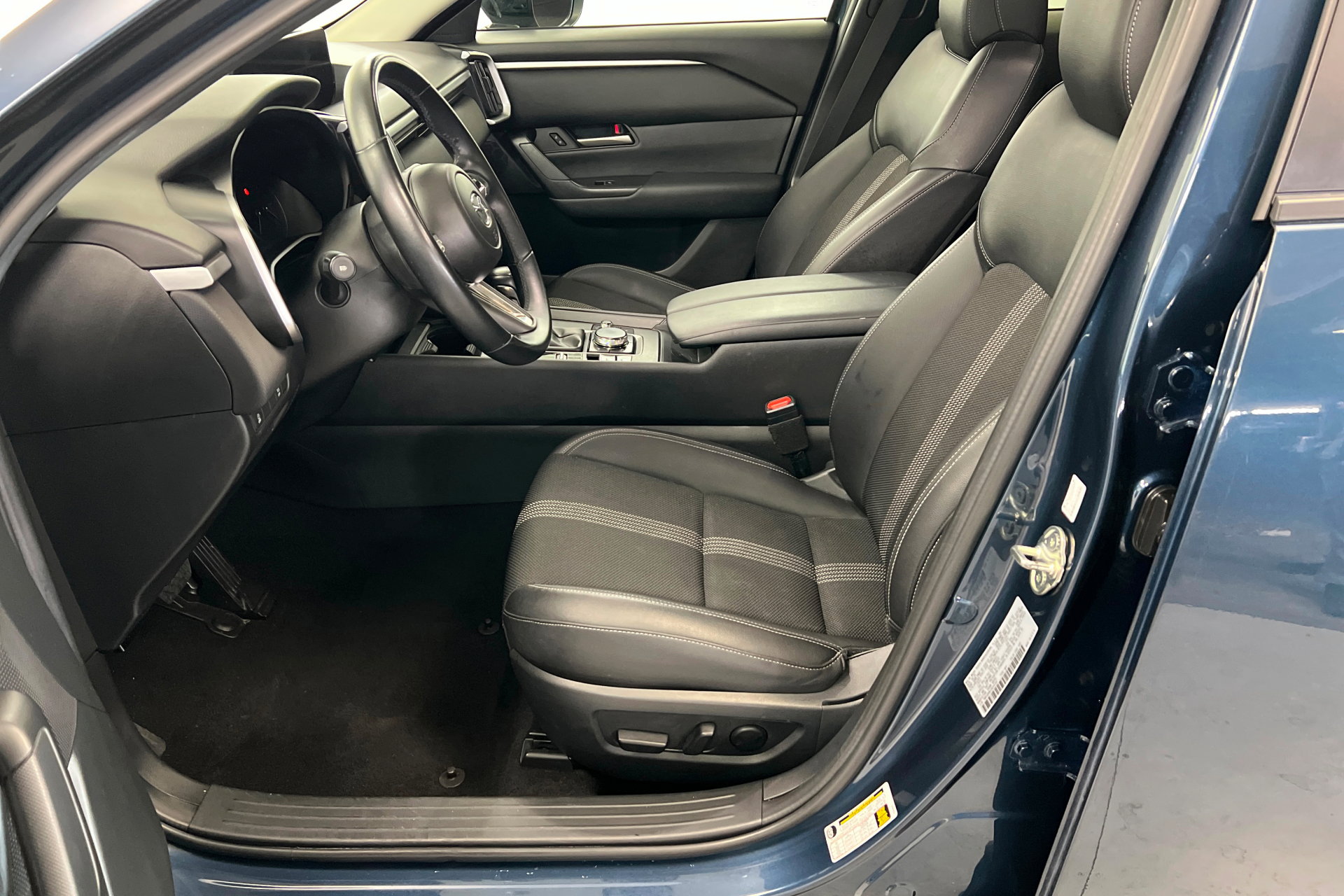 Used 2025 MAZDA CX-50 AWD 2.5 S w/ Preferred Package image 17