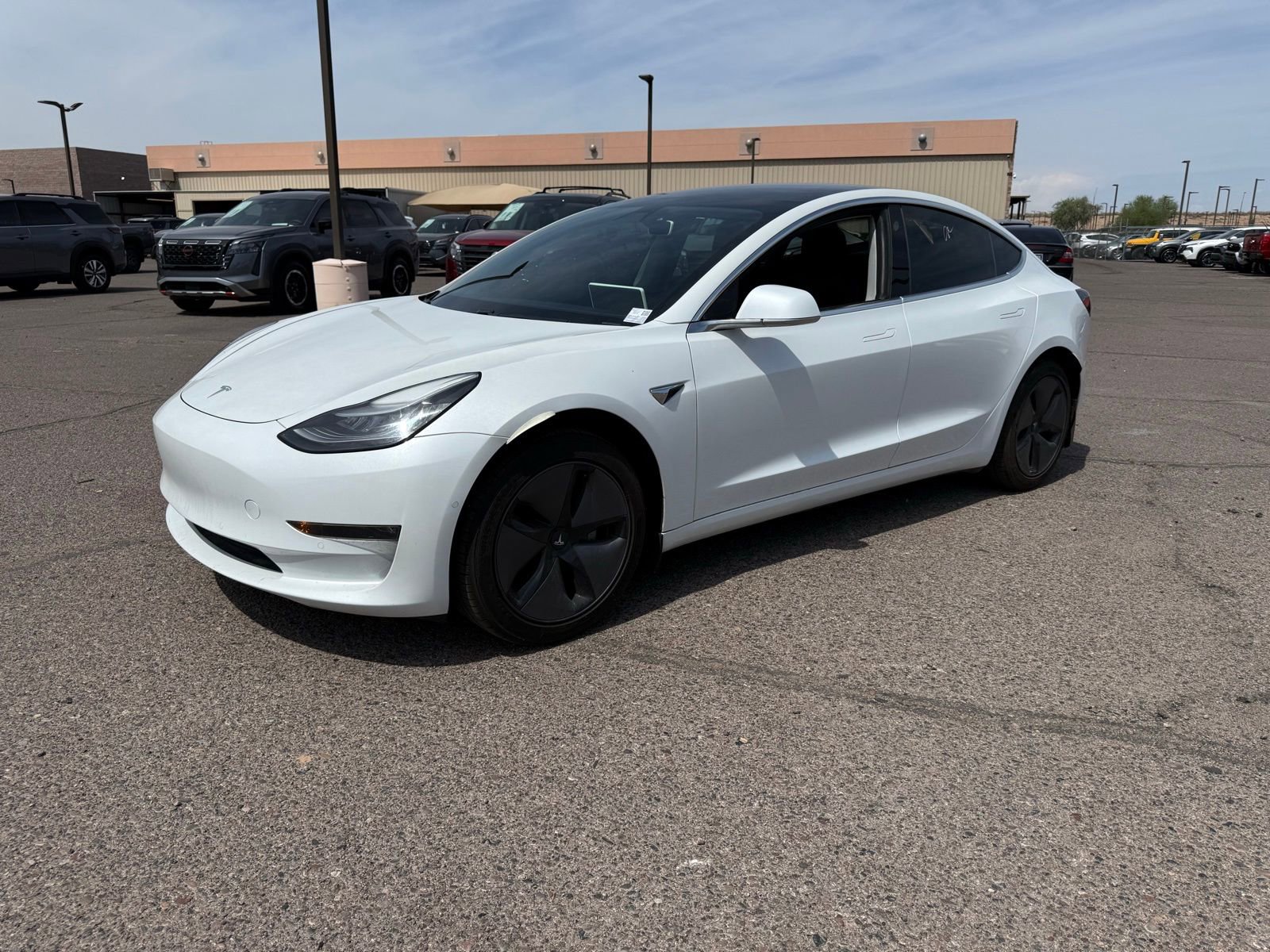 Used 2019 Tesla Model 3 Standard Range image 1