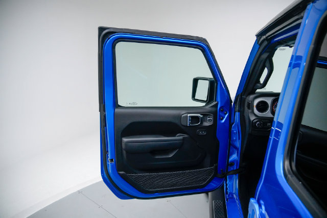 Used 2025 Jeep Gladiator Sport AWD/4WD image 8