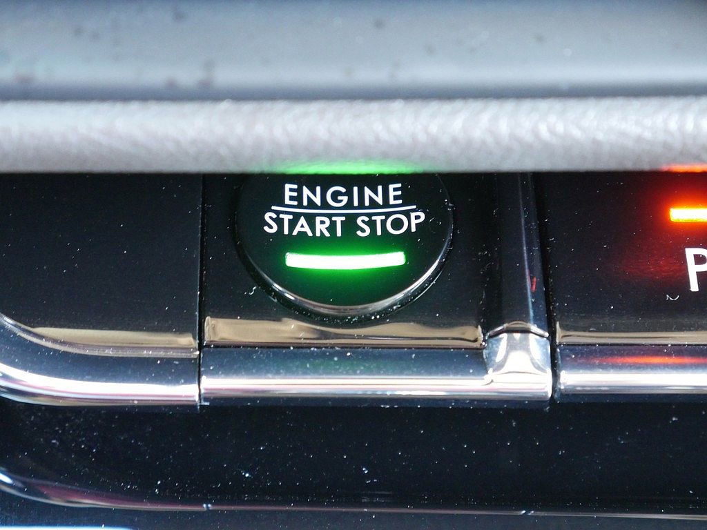 Used 2023 Lincoln Corsair AWD w/ Rear Removable Package Tray image 36