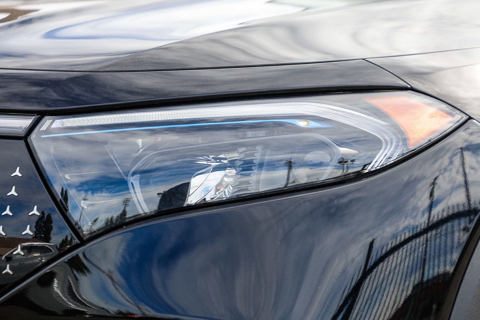 Used 2024 Mercedes-Benz EQB 300 4MATIC image 7