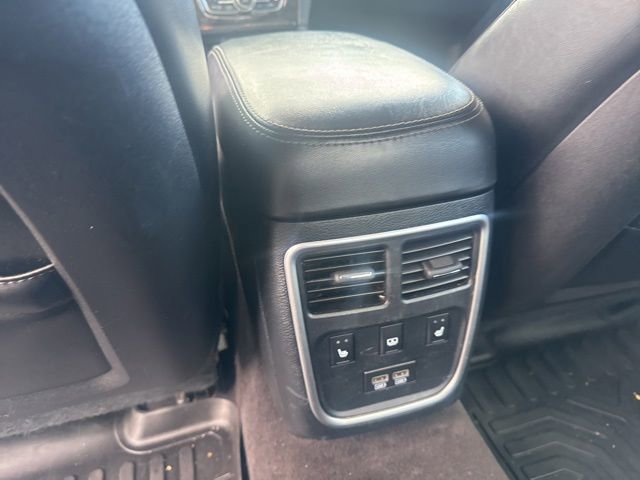 Used 2016 Chrysler 300 C RWD image 13