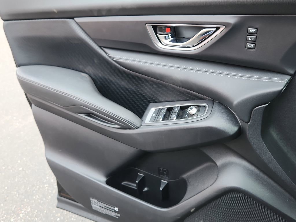 Used 2023 Subaru Ascent Limited image 6