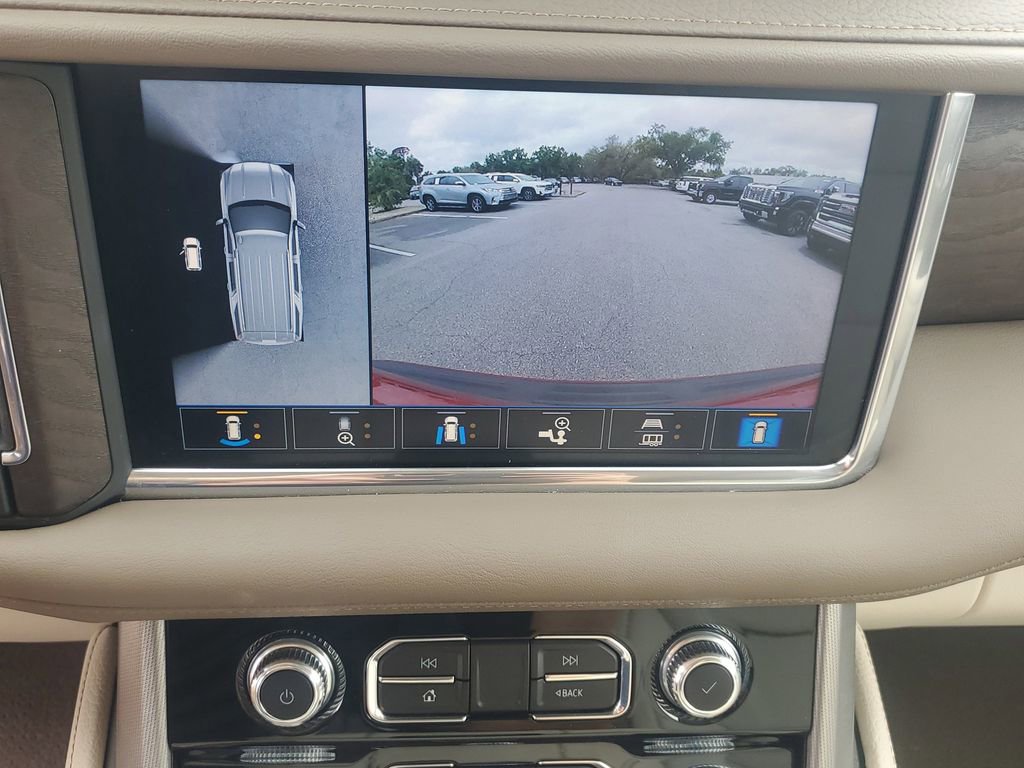 Used 2021 GMC Yukon Denali w/ Denali Premium Package RWD image 29