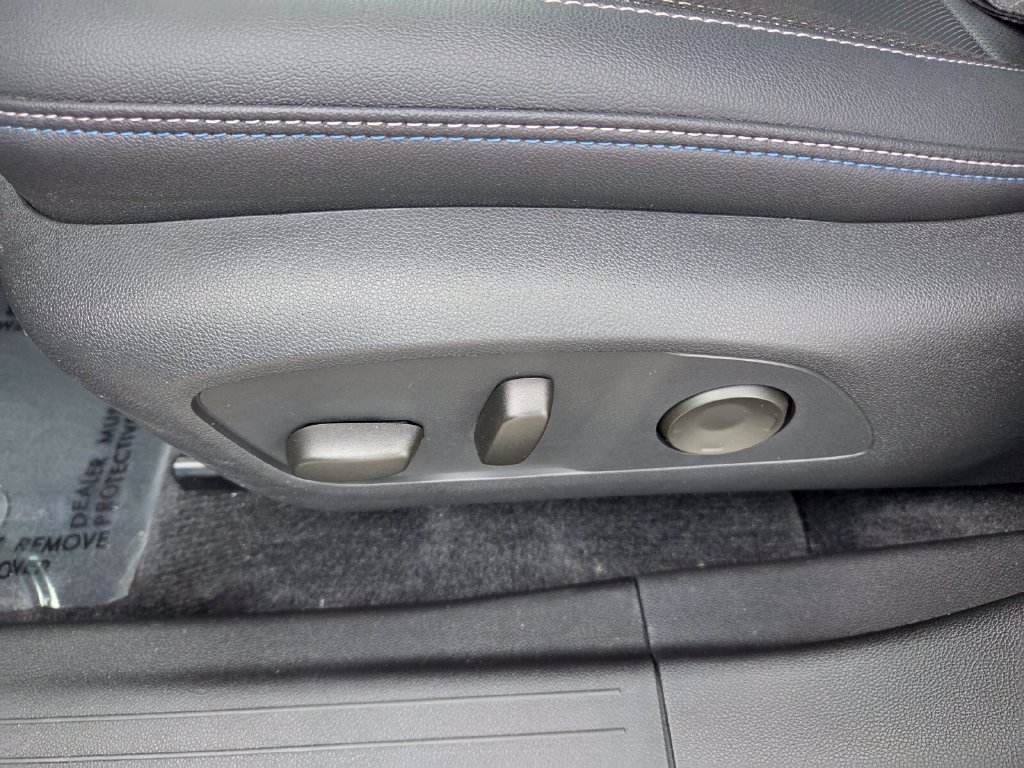 Certified 2024 Chevrolet Equinox EV LT FWD image 6