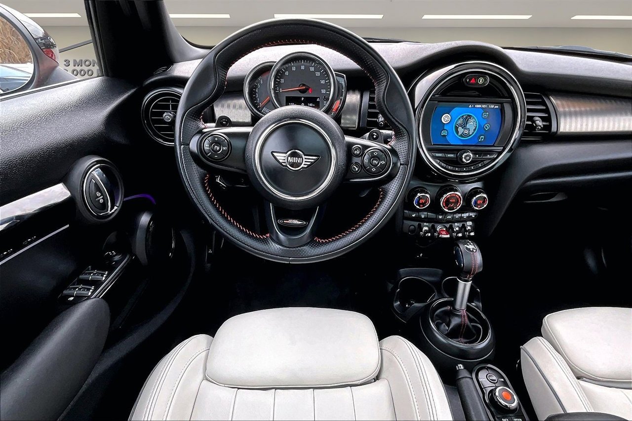 Used 2019 MINI Cooper S w/ Signature Upholstery Package image 9