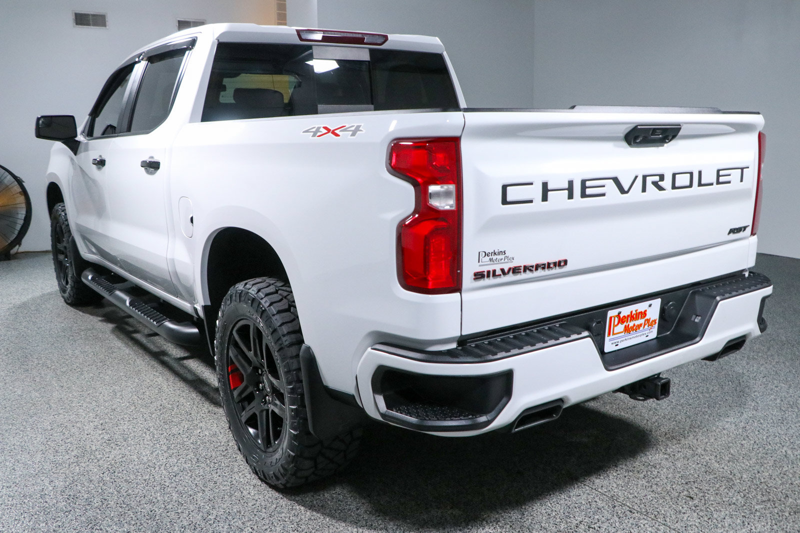 Used 2022 Chevrolet Silverado 1500 RST w/ Redline Edition AWD/4WD image 10