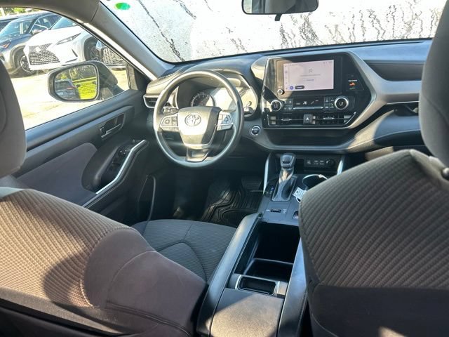 Used 2023 Toyota Highlander L FWD image 15