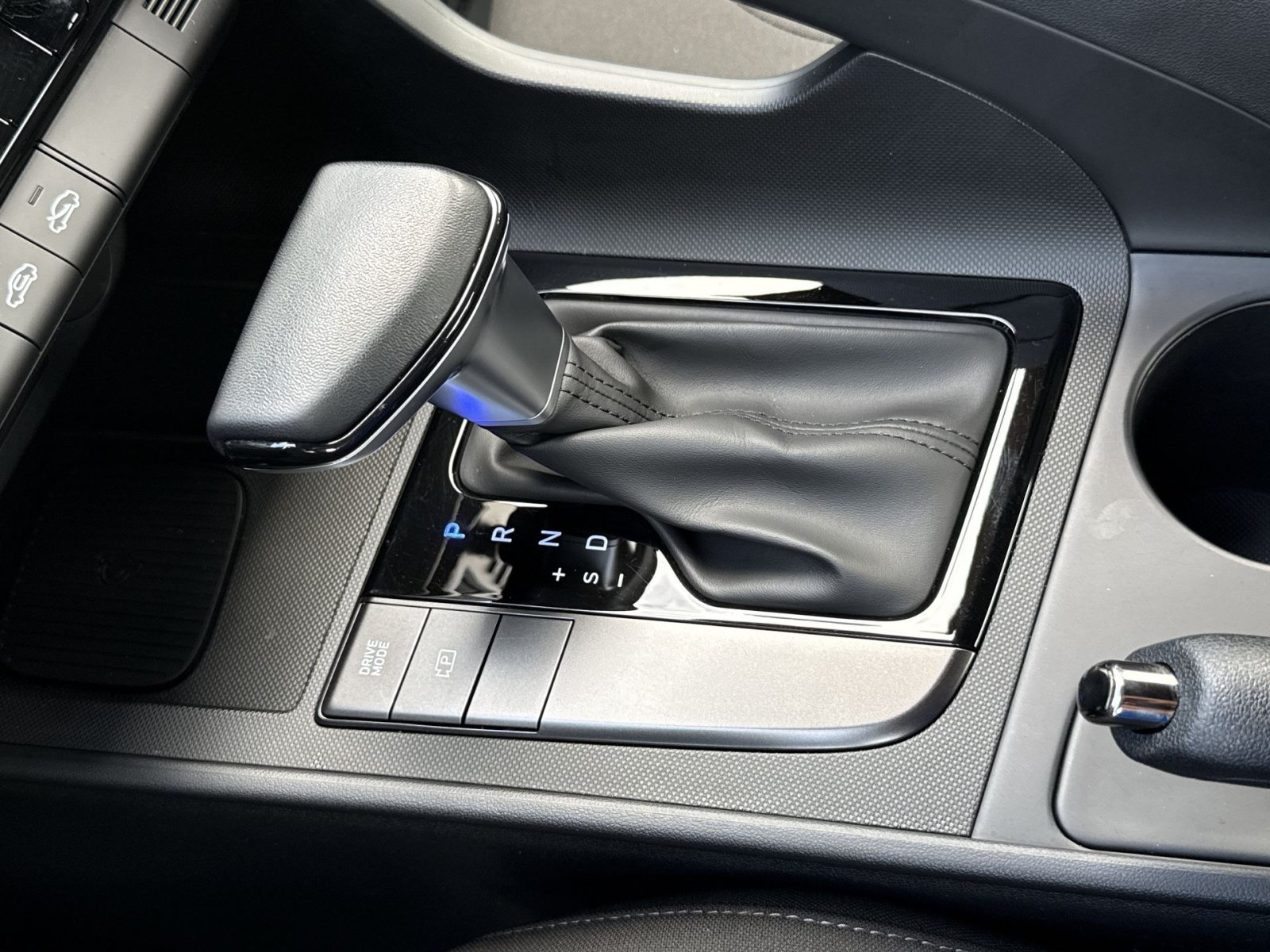 Certified 2025 Hyundai Elantra Sport FWD image 22