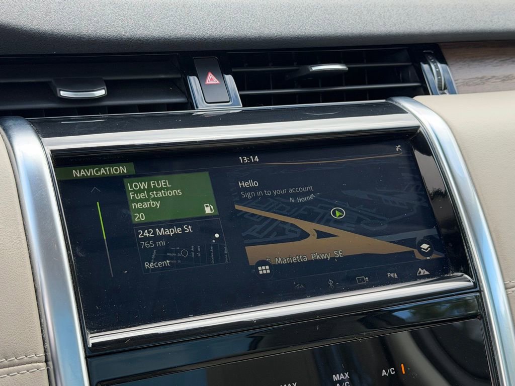 Used 2020 Land Rover Discovery Sport SE image 20