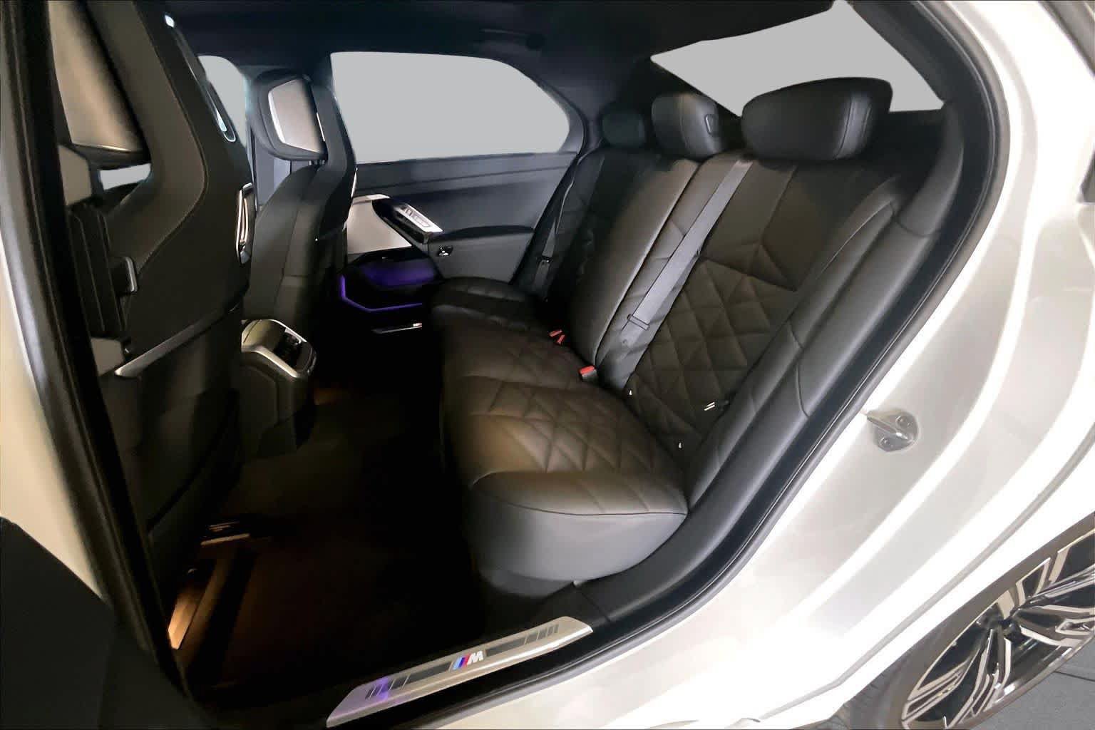 Certified 2025 BMW 740i RWD image 18