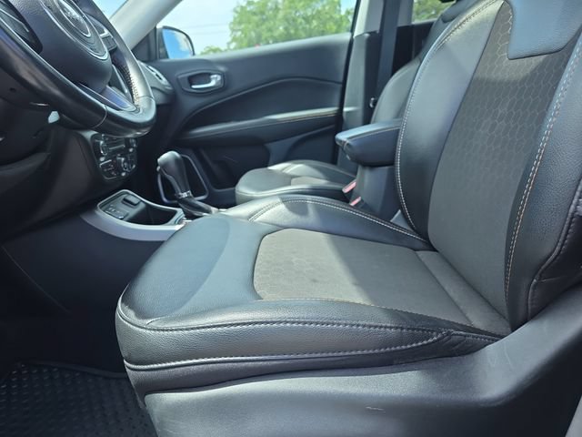 Used 2021 Jeep Compass Latitude w/ Sun and Sound Group FWD image 11