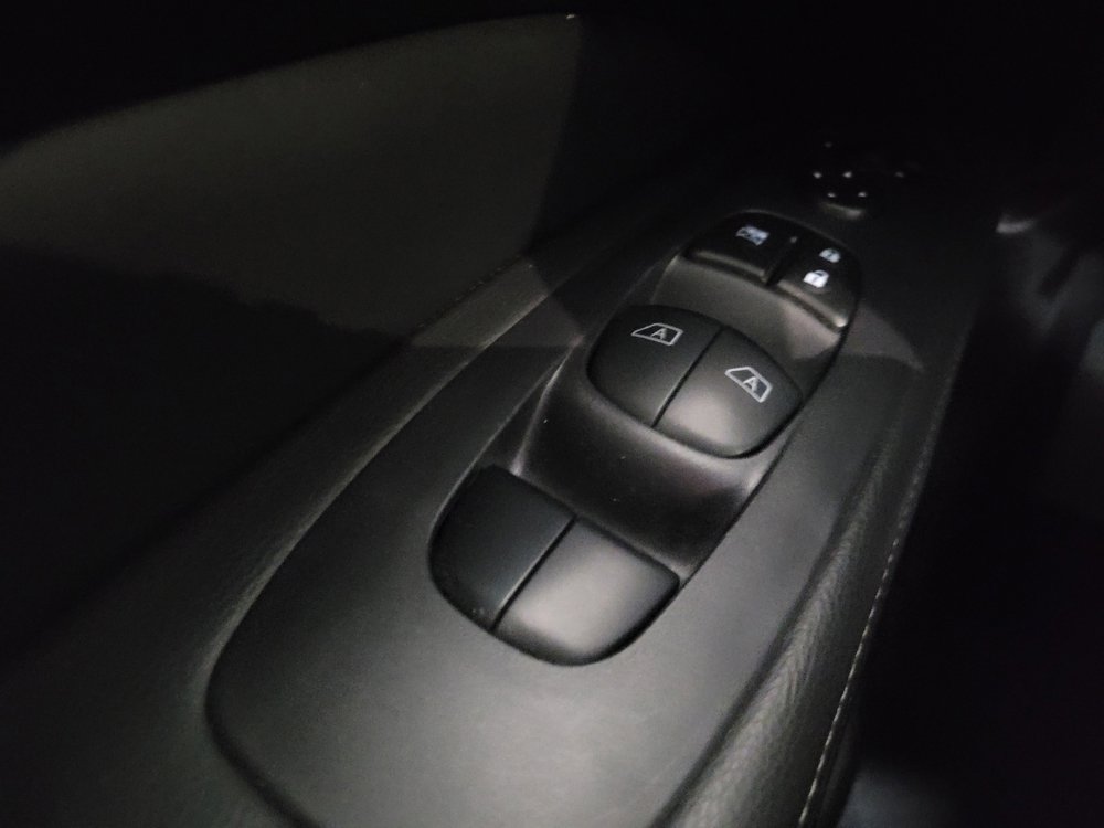 Used 2019 Nissan Pathfinder Platinum image 27